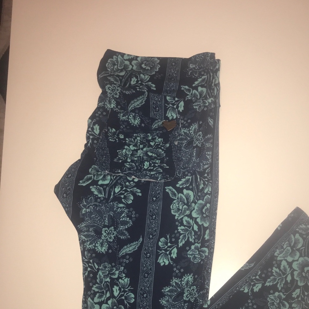 Cute Booty Lounge and VS Pink Campus Bundle